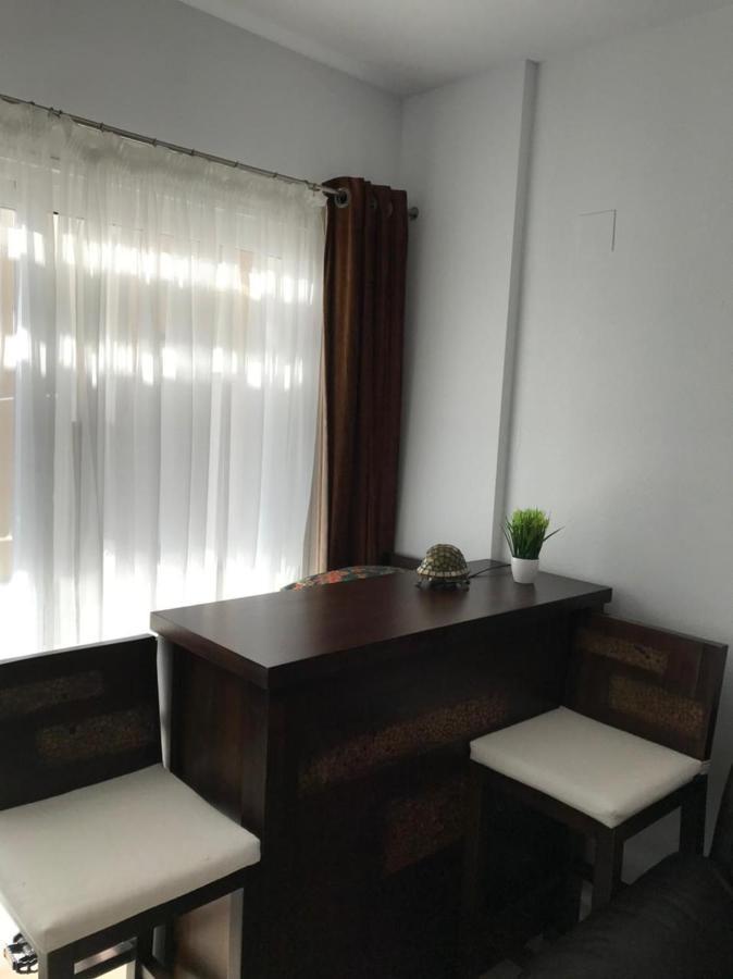 Chalet Adosado Con Vistas Al Mar 卡尔佩 外观 照片