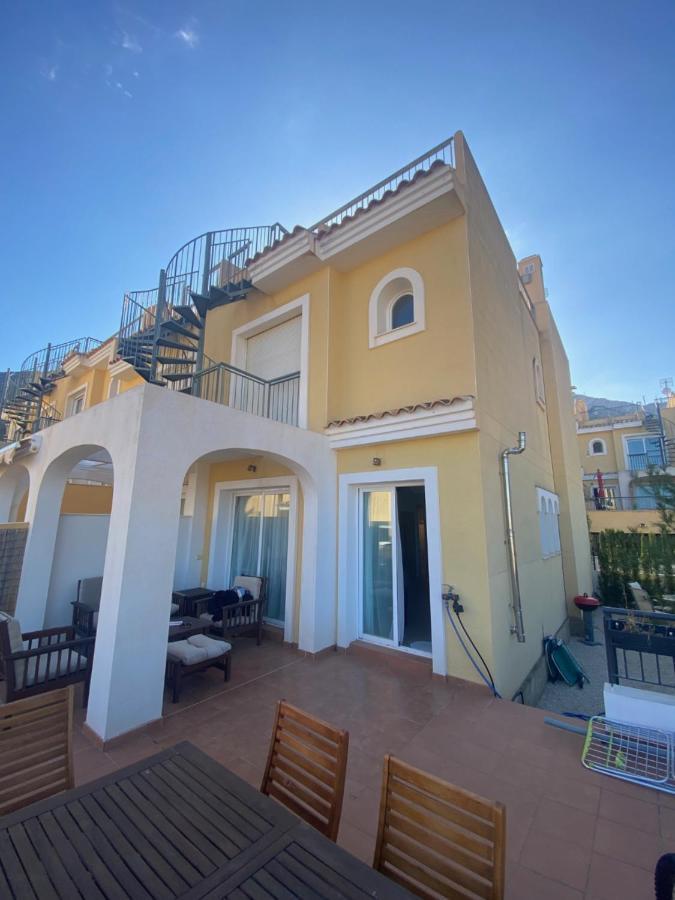 Chalet Adosado Con Vistas Al Mar 卡尔佩 外观 照片