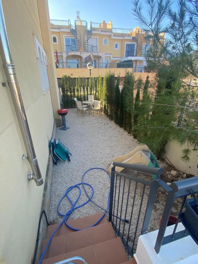 Chalet Adosado Con Vistas Al Mar 卡尔佩 外观 照片